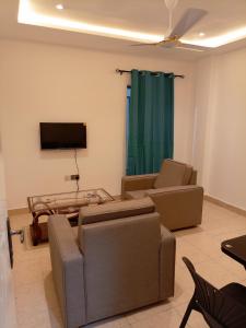 Furnished chamber and hall