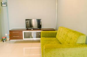 Comfortable and Minimalist 2BR at Marina Ancol Apartment By Travelio
