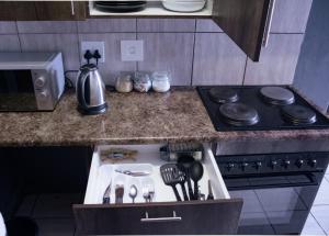 1 bed, 1bath Apartment in Kempton Park