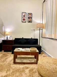 Cozy Bohemian Spread In Panchgani - Satara