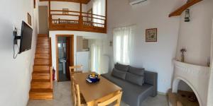 Pelagos Rooms on Gyrismata beach