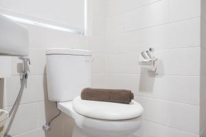 Nice and Comfort 2BR at Pejaten Park Apartment By Travelio