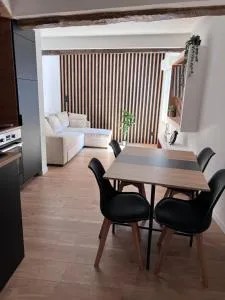 Cozy 2-bedroom village house - Bompas