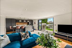 River cabin & Mills Cottage