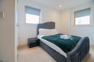 2 BDR Flat By Caledonia Luxe Stays Short Lets & Serviced Accommodation Glasgow