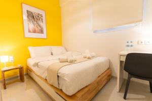 Acropolis Central Living