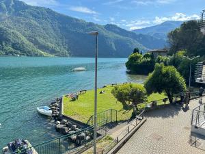 Grand View Como Lake Apartment