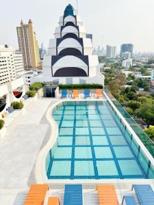 The Quarter Saphankhwai by UHG