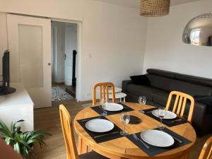 Maisons de vacances Maison pour se ressourcer proche Vulcania - 10 min : photos des chambres