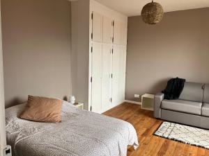 Maisons de vacances Maison pour se ressourcer proche Vulcania - 10 min : photos des chambres