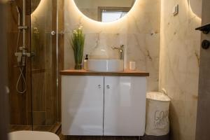 Modern Flat in Exarchia