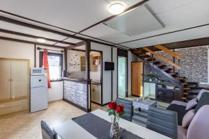 Karesz Holiday Home - Happy Rentals