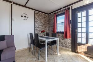 Karesz Holiday Home - Happy Rentals