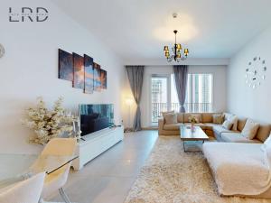 Luxurious 1BR Apartment with Creek View