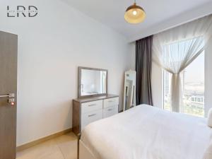 Luxurious 1BR Apartment with Creek View