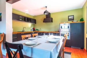 Maisons de vacances Kazh-koad - A 200m de la plage jardin : photos des chambres