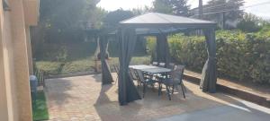 Gite des Gônes - Gîte climatisé à 15 min de Lyon avec jardin et parking privé