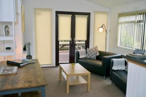 Bunnahabhain 5 - Farm Stay - Stunning sea and rural views