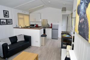 Bunnahabhain 5 - Farm Stay - Stunning sea and rural views