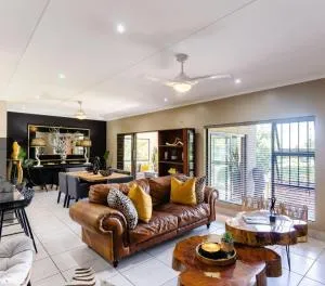 Uvongo Coastal Getaway - Paddock