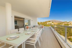 Stunning views of mountains, sea, golf and lake