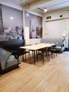 X GO INN Silom BTS Surasak - สุรศักดิ์
