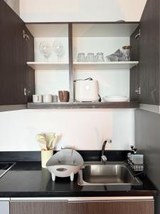 Sky-High Studio with Netflix, Sunset View, and Disney