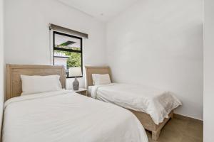 8-min Walk to Beach with Pool & Golf