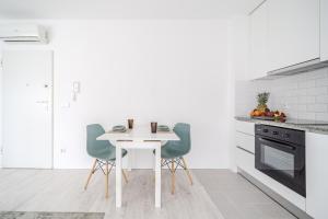 Central Lodge Studio by House and People