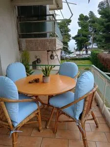 Four Reasons Apts Kamena Vourla - Thrónion