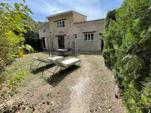 Appartements Gite Sorgue - Exceptionnel 125 m2 Piscine Parking Jardin : photos des chambres