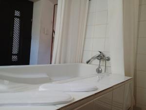 Appartements Gite Sorgue - Exceptionnel 125 m2 Piscine Parking Jardin : photos des chambres