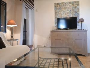 Appartements Gite Sorgue - Exceptionnel 125 m2 Piscine Parking Jardin : photos des chambres