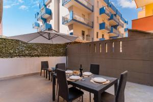 Bay Blue Home by BarbarHouse