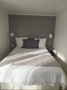 Maisons de vacances Comfortable lodge in Vendee for 6 guests : photos des chambres