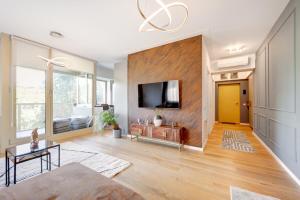 Stylish New Building Herastrau