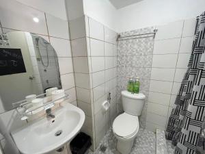 ADB Avenue Tower GOOD FOR 5 PAX