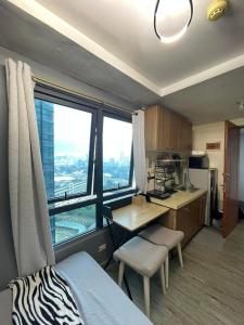 ADB Avenue Tower GOOD FOR 5 PAX