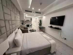 Modern & Stylish Studio Retreat