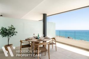 Seaviews Reserve Collection - La Luz del Mar by HWPC