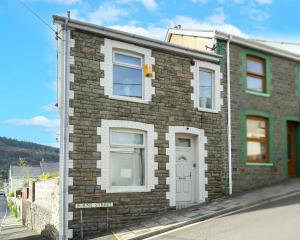 Poet's Cottage Wonderful Cottage In The Welsh Valleys by StayStaycations