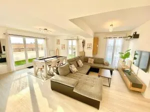 Le Prestige Terrasse-Cocon familial cosy, Billard & Jacuzzi avec vue sur Paris - 勒布朗-梅尼尔