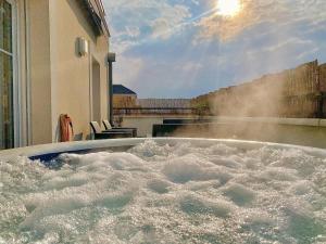 Le Prestige Terrasse-Cocon familial cosy, Billard & Jacuzzi avec vue sur Paris