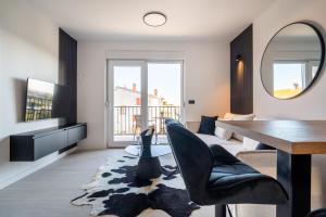 Bellamare Brand New Apartment