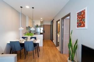 Astra Sky River Amazing Rooftop Pool Nearby Night Market