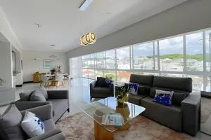 Mansão com Piscina - São Paulo 2 - Itapevi