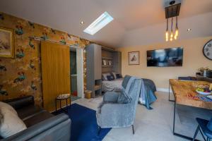 Walk Lane Chic 1bed , Luxury Kitchen Area , Parking , WiFi