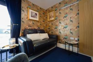 Walk Lane Chic 1bed , Luxury Kitchen Area , Parking , WiFi