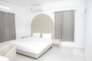 The White Chateau - Ollur