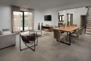 Villa San Polo Max in Central Istria up to 8 people with heated pool & pet friendly